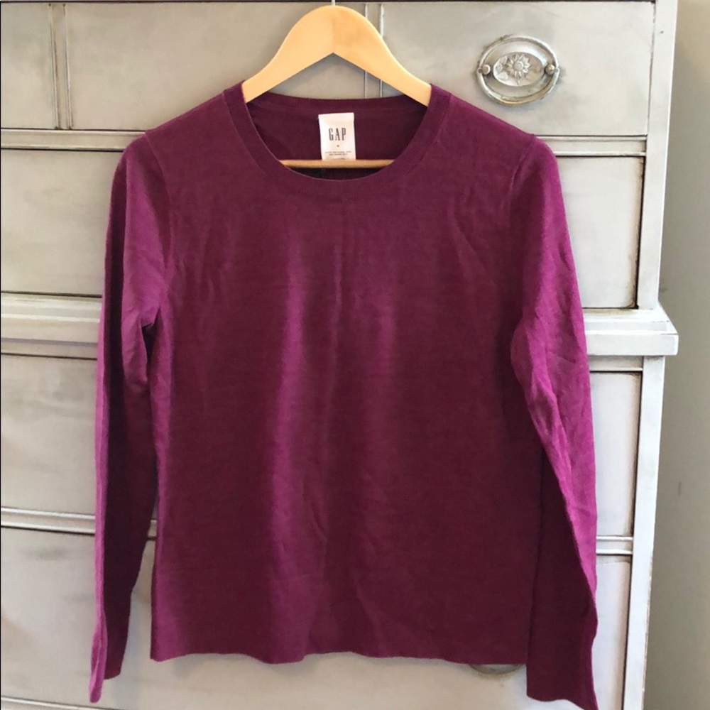 Gap NWT merino wool sweater M wine color